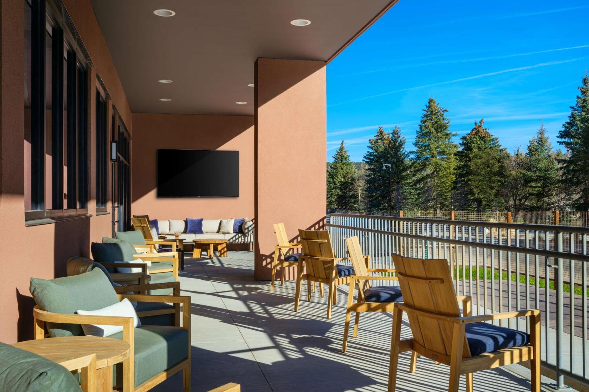 The Hoffmann Hotel Basalt Aspen Tapestry Collection Hilton Экстерьер фото