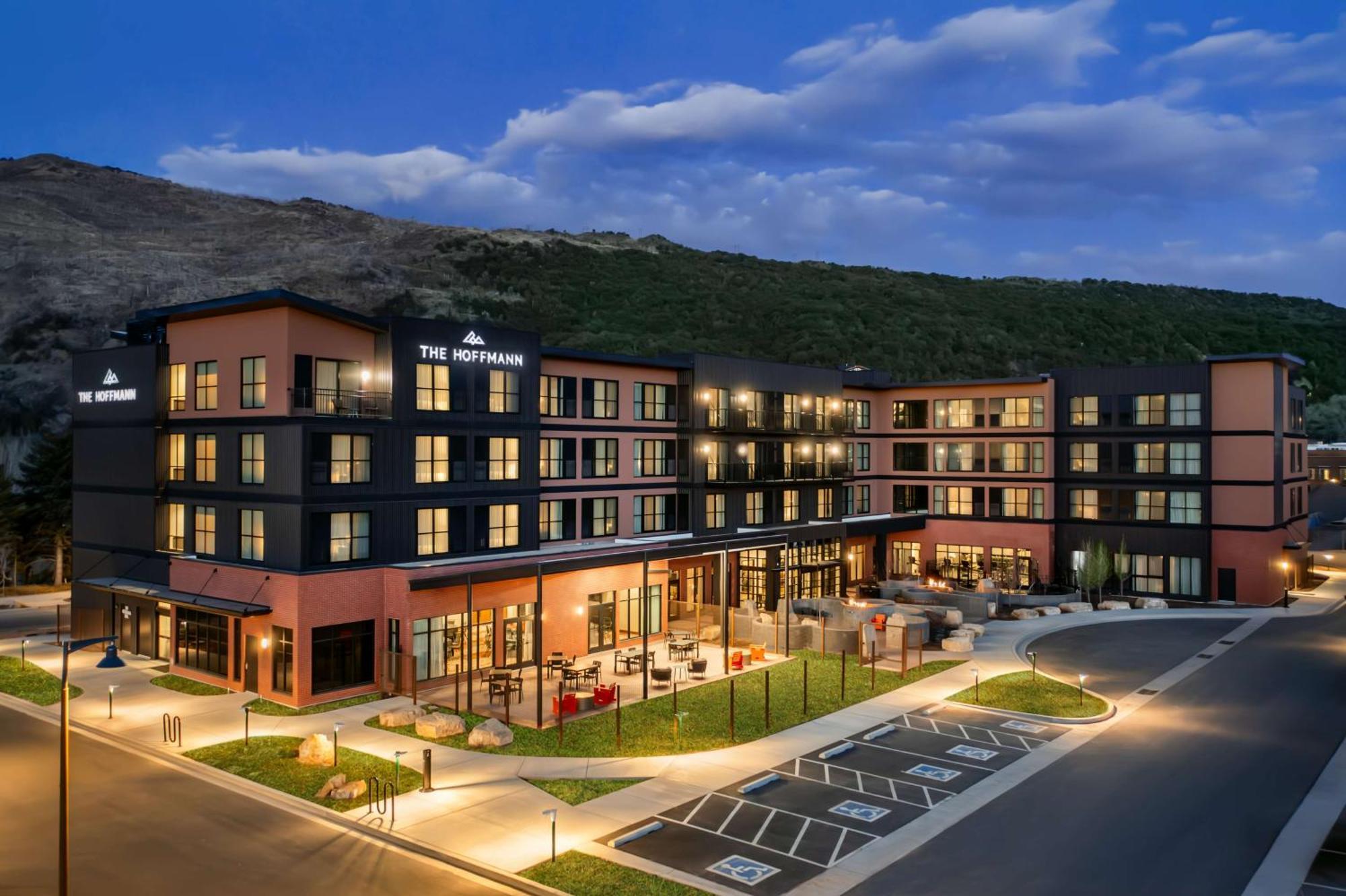 The Hoffmann Hotel Basalt Aspen Tapestry Collection Hilton Экстерьер фото
