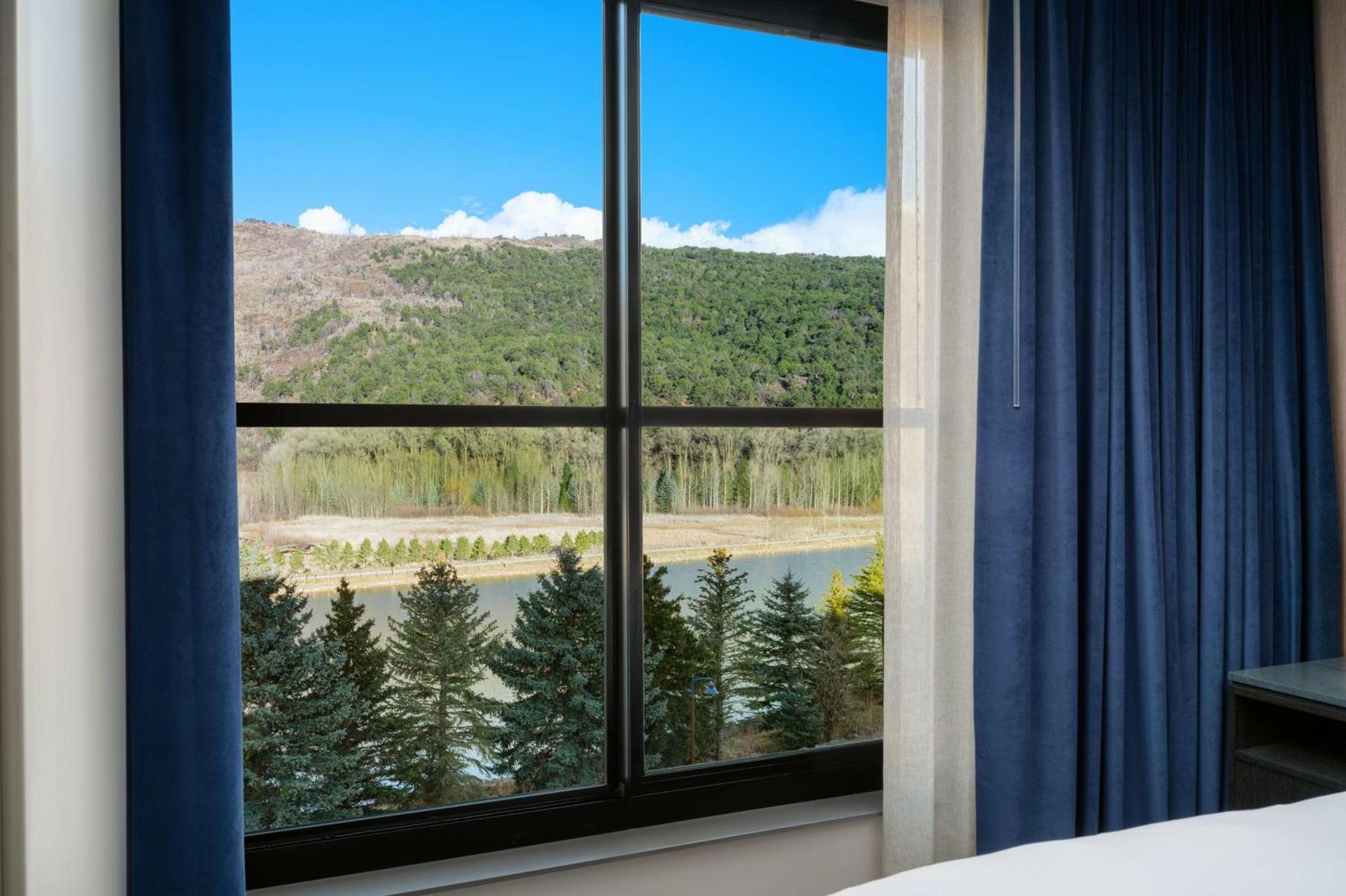 The Hoffmann Hotel Basalt Aspen Tapestry Collection Hilton Экстерьер фото